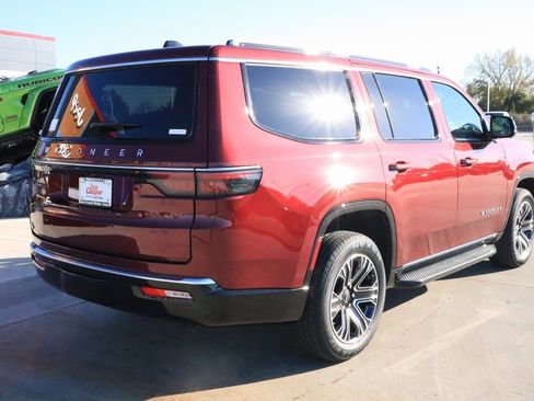 New 2025 Jeep Wagoneer Base w/ Premium Group I image 23