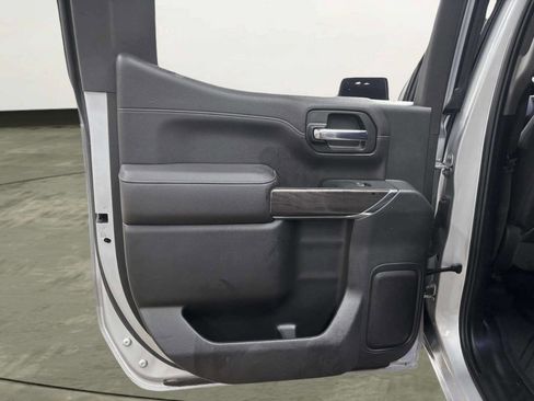 Used 2019 Chevrolet Silverado 1500 LTZ w/ LTZ Premium Package AWD/4WD image 18