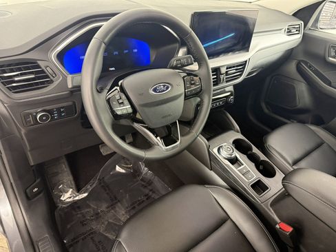 Certified 2025 Ford Escape Platinum AWD/4WD image 15