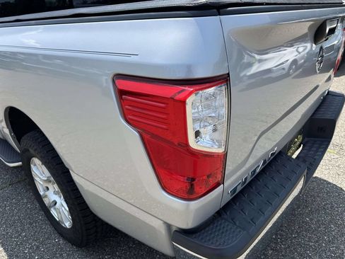 Used 2019 Nissan Titan SV AWD/4WD image 10