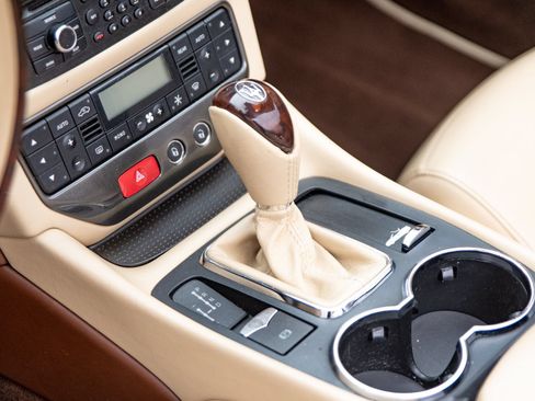 Used 2013 Maserati GranTurismo Sport RWD image 28