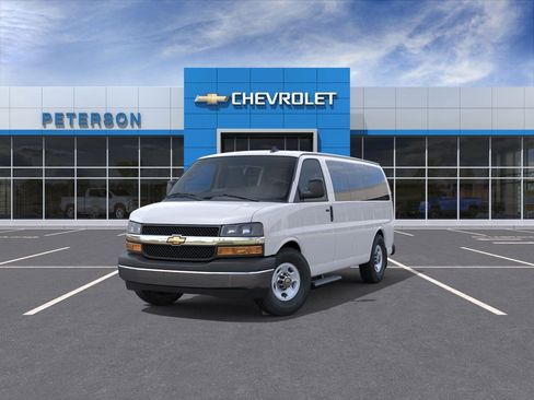New 2026 Chevrolet Express 2500 LT image 9