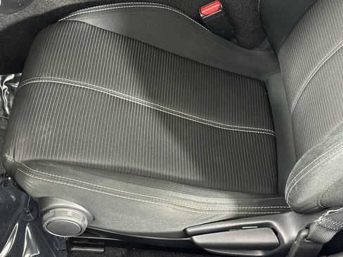 Used 2018 FIAT 124 Spider Classica w/ Technology & Siriusxm Group RWD image 12