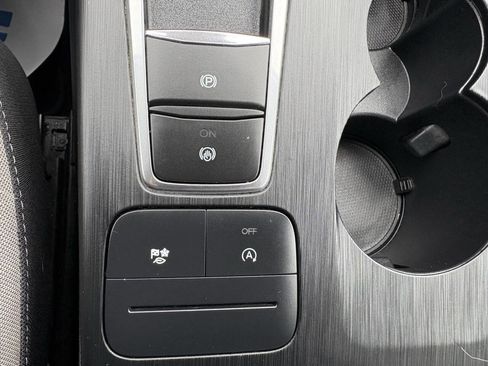 Used 2020 Ford Escape S image 19