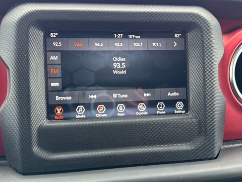 Certified 2021 Jeep Wrangler Unlimited Rubicon w/ Cold Weather Group image 23