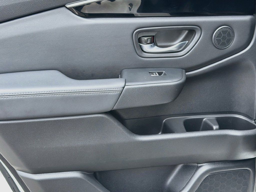 Used 2025 Honda Pilot EX-L image 27