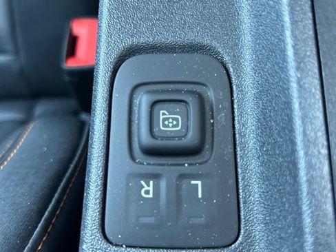 Used 2021 Ford Bronco Badlands w/ Sasquatch Package AWD/4WD image 19