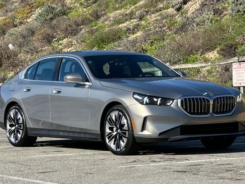 New 2026 BMW 530i RWD image 9