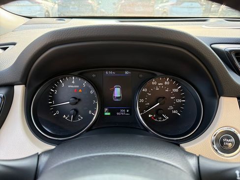 Used 2018 Nissan Rogue SL w/ Premium Package FWD image 29