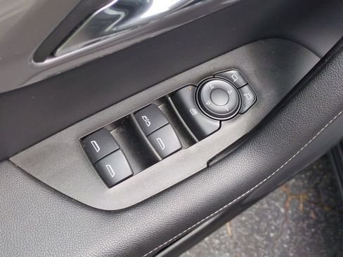 Used 2025 Chevrolet Blazer LT FWD image 13