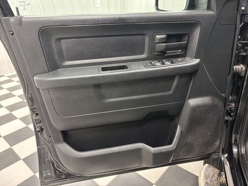 Used 2017 RAM 1500 Express AWD/4WD image 10