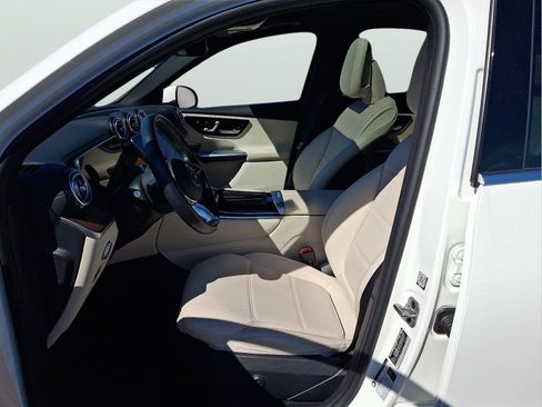 Used 2023 Mercedes-Benz GLC 300 4MATIC image 11