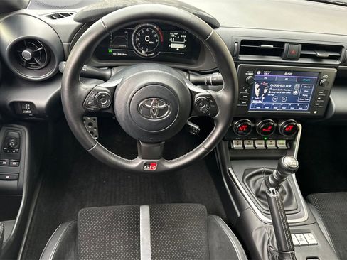 Used 2022 Toyota GR86 Premium image 14