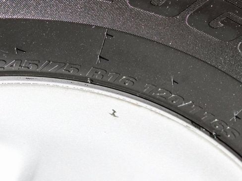 Used 2016 Chevrolet Express 2500 RWD image 31