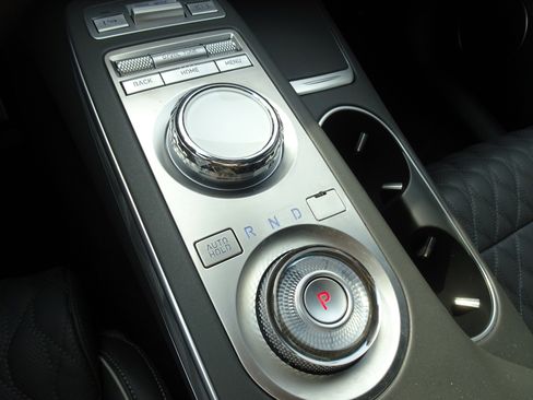 New 2025 Genesis GV70 3.5T Sport w/ Sport Advanced Package image 15