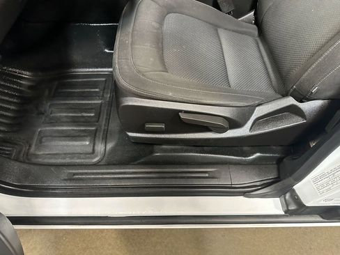 Used 2021 Chevrolet Colorado LT w/ Fleet Safety Package image 65