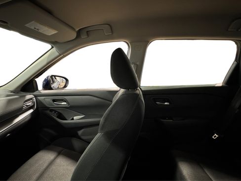 Used 2025 Nissan Rogue SV image 37