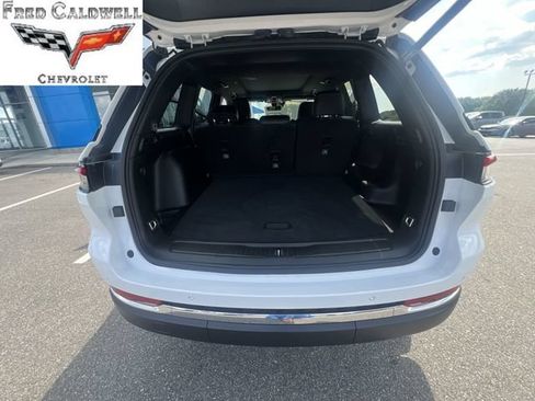 Used 2025 Jeep Grand Cherokee Limited AWD/4WD image 32