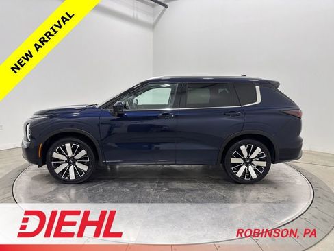 Used 2025 Mitsubishi Outlander SEL image 4