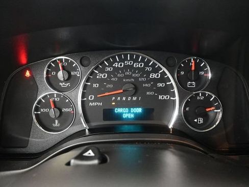 Used 2023 Chevrolet Express 2500 Extended RWD image 8