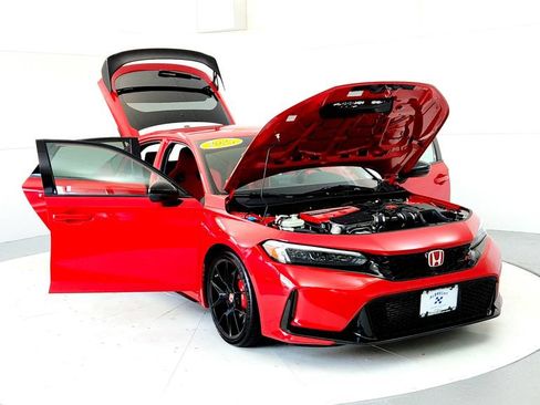 Used 2025 Honda Civic Type R image 9
