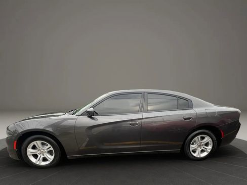 Used 2018 Dodge Charger SXT RWD image 8