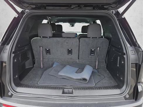 Used 2024 Chevrolet Traverse LT image 6