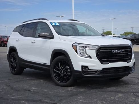Used 2023 GMC Terrain SLT w/ Tech Package FWD image 2