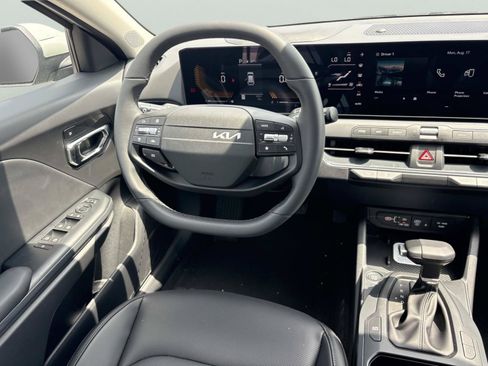 New 2026 Kia K4 EX FWD image 10
