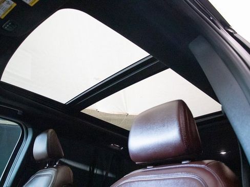 Used 2022 Ford Expedition Limited image 31