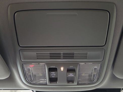 Used 2019 Honda CR-V EX image 37