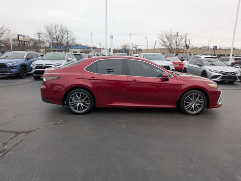Certified 2022 Toyota Camry XLE image 11