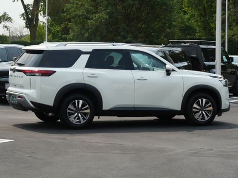 Used 2023 Nissan Pathfinder SL AWD/4WD image 6