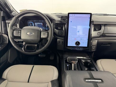 Used 2023 Ford F150 Lightning Platinum image 31