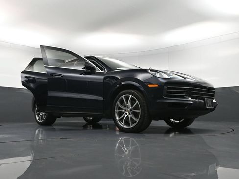 Certified 2023 Porsche Cayenne AWD/4WD image 36