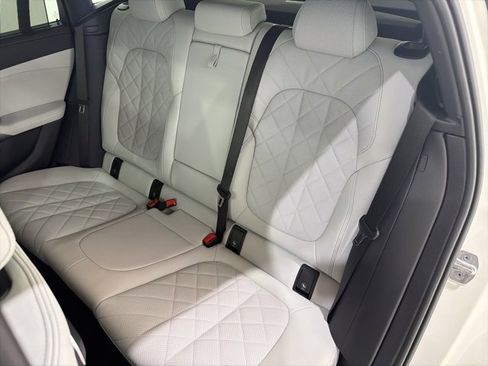 Certified 2024 BMW X6 xDrive40i w/ Executive Package image 16