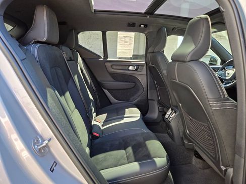 Certified 2023 Volvo XC40 Recharge Ultimate AWD/4WD image 12