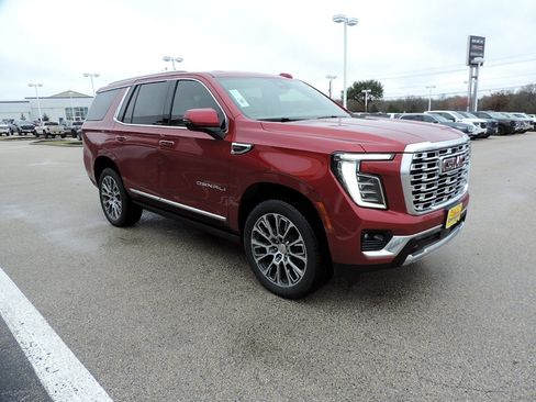 New 2026 GMC Yukon Denali w/ Sun & Power Step Package image 3