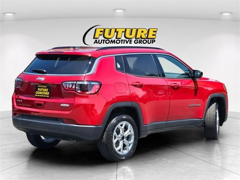 New 2025 Jeep Compass Latitude w/ Sun & Sound Group image 3