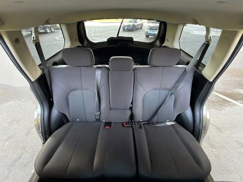 Used 2011 Mitsubishi Endeavor LS AWD/4WD image 33