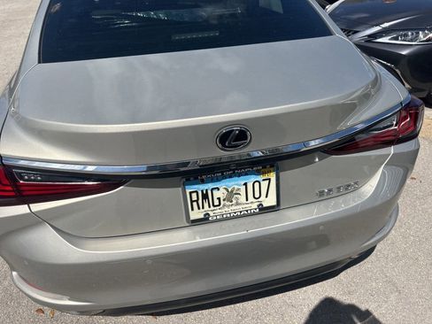 Used 2024 Lexus ES 350 w/ Premium Package image 7