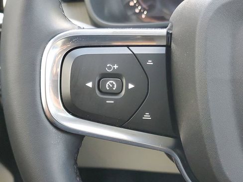 Certified 2023 Volvo XC40 B5 Ultimate w/ Protection Package Premier AWD/4WD image 22