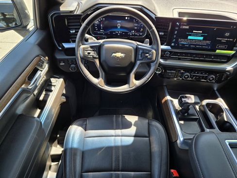 Used 2022 Chevrolet Silverado 1500 High Country w/ High Country Premium Package AWD/4WD image 11