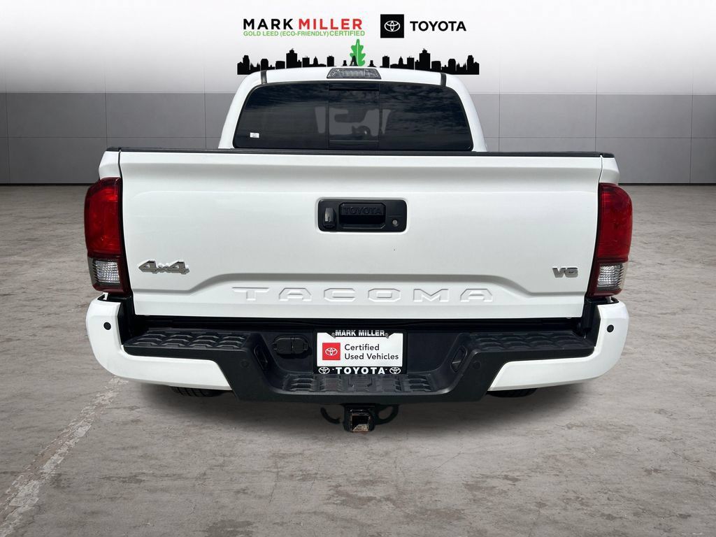 Certified 2023 Toyota Tacoma SR5 AWD/4WD image 4
