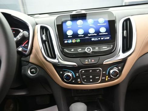Used 2024 Chevrolet Equinox Premier image 10