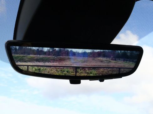 Used 2025 Chevrolet Suburban High Country image 32