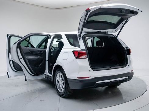 Used 2024 Chevrolet Equinox LT w/ LPO, Floor Liner Package image 19