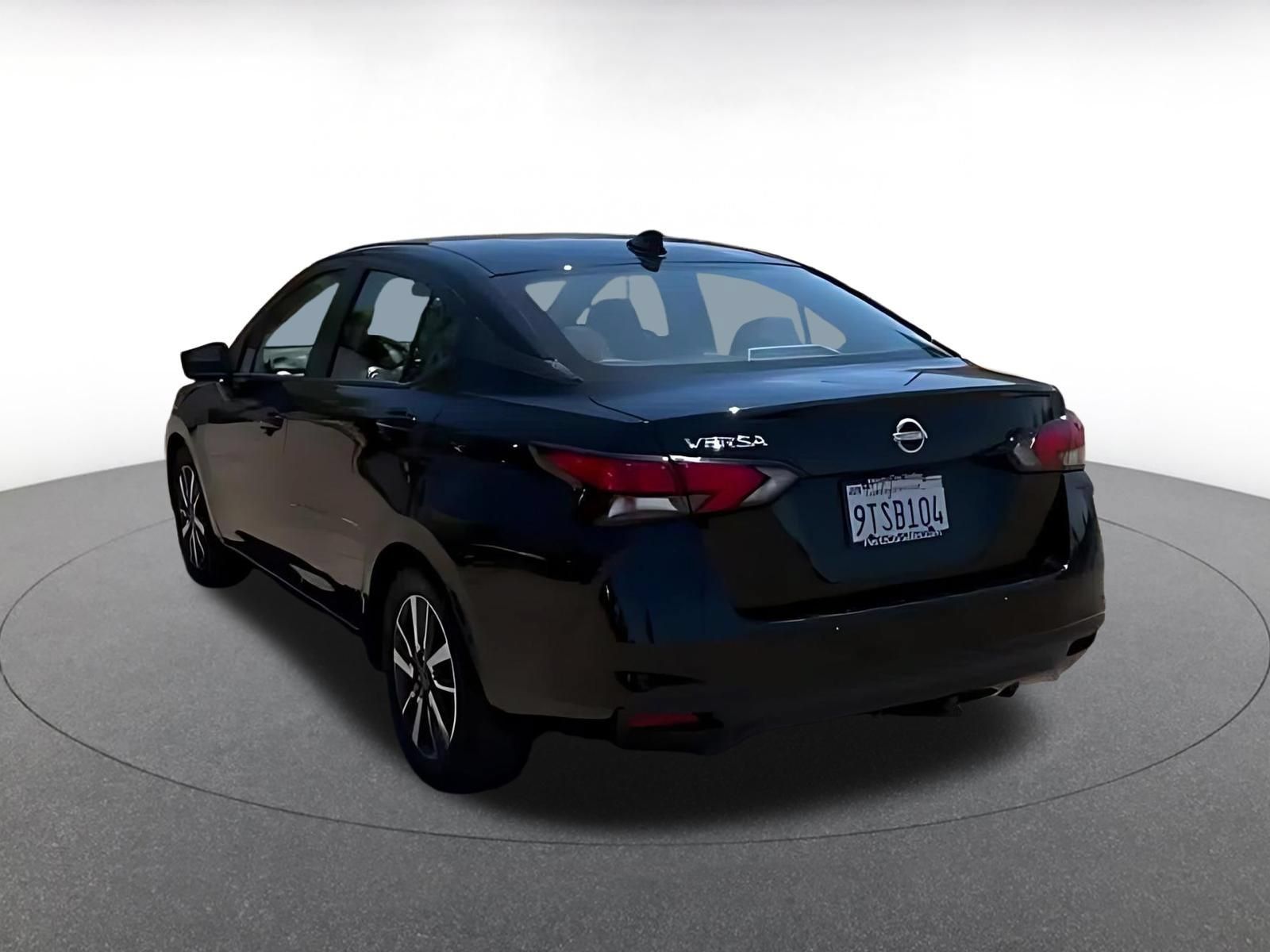 Used 2025 Nissan Versa SV FWD image 10