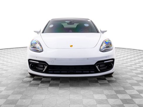 Used 2023 Porsche Panamera 4 Platinum Edition image 9