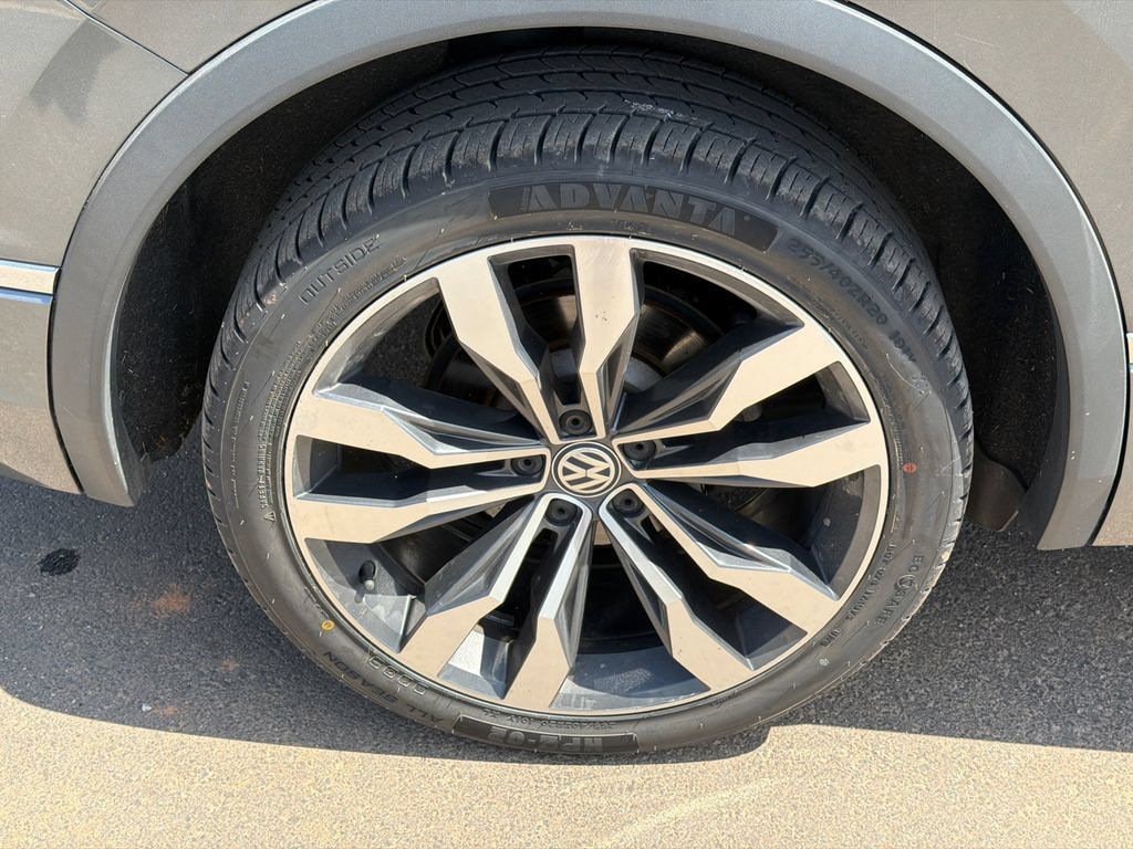 Used 2019 Volkswagen Tiguan SEL Premium R-Line AWD/4WD image 17